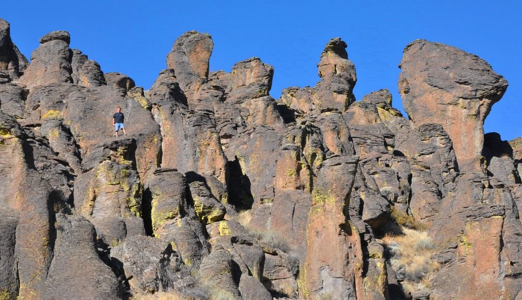 Pequeña ciudad de rocas en Idaho: Camping y rutas de senderismo