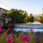 Vista de un río en Pigeon Forge desde un campamento